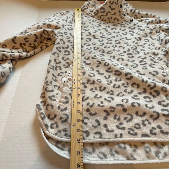 Green Tea NWT size S Khaki Leopard fleece pullover. - Picture 7 of 13